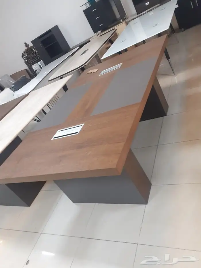 طاولات اجتماعات عروض 3