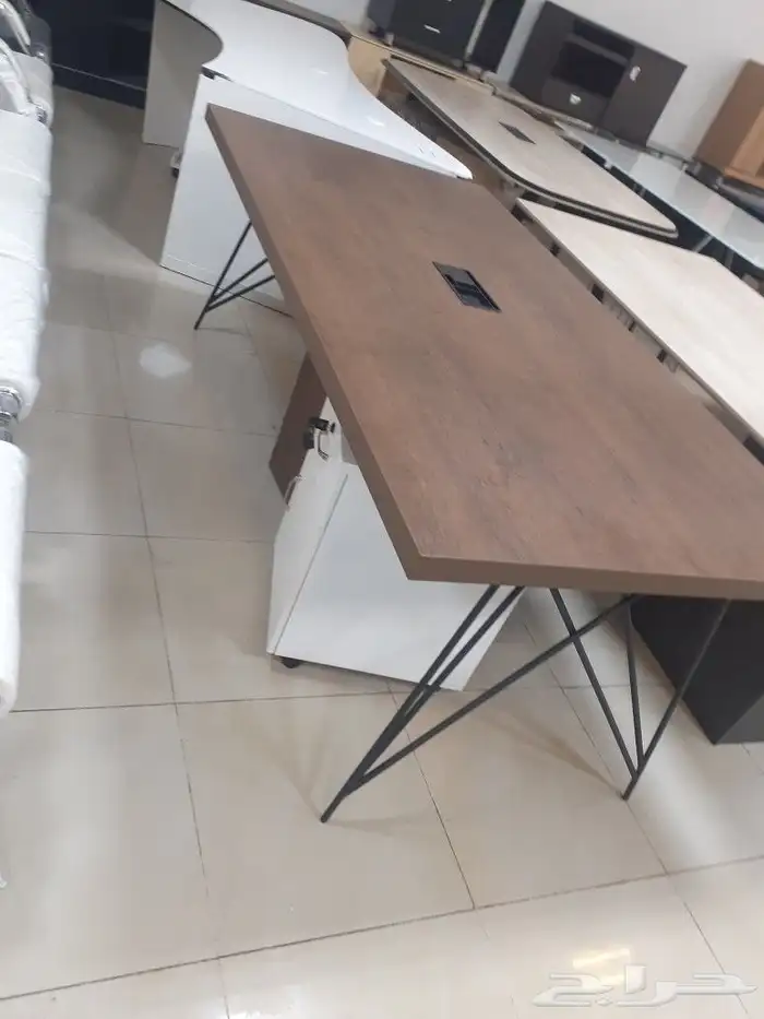 طاولات اجتماعات عروض 4