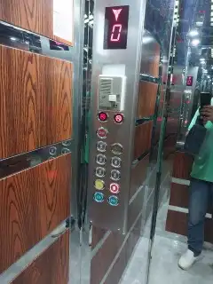 فني اعطال مصاعد 6