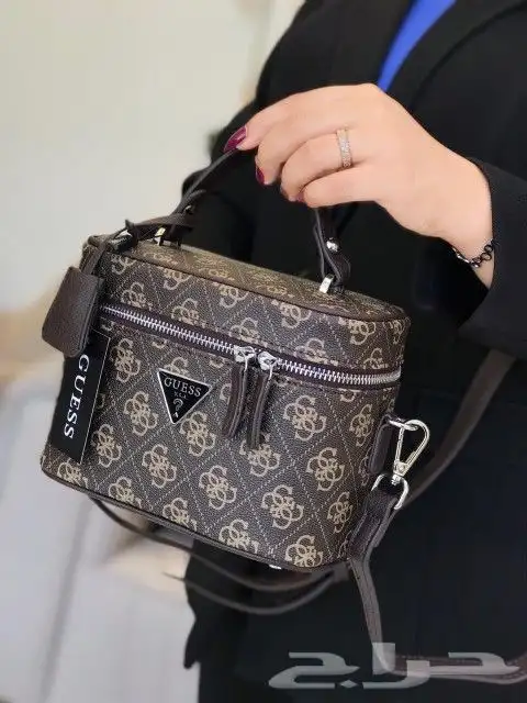 شنط وشوزات واحزمه جملة وتجزئة مطلوب مسوقات 25