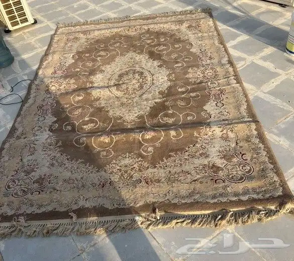 سجاد فرش 2 اثنين في 3 متر ثلاث مترللبيع مستخدم نظيف 2