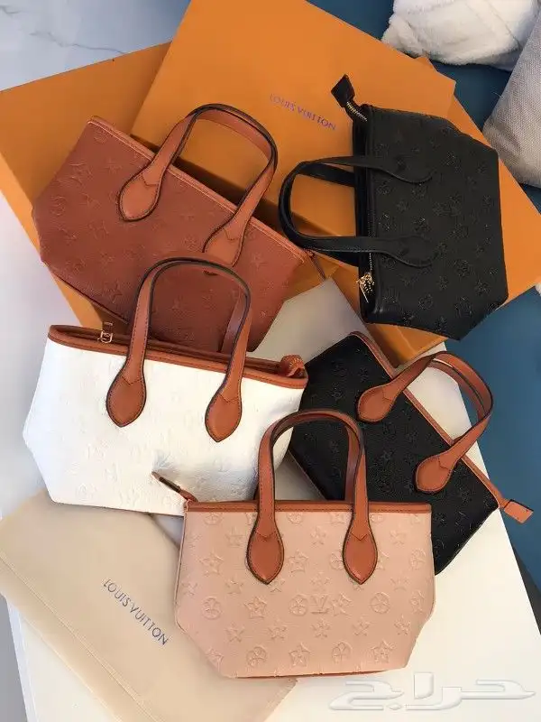 شنط وشوزات واحزمه جملة وتجزئة مطلوب مسوقات 17
