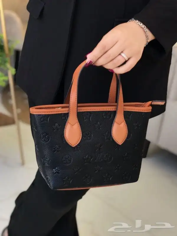 شنط وشوزات واحزمه جملة وتجزئة مطلوب مسوقات 12