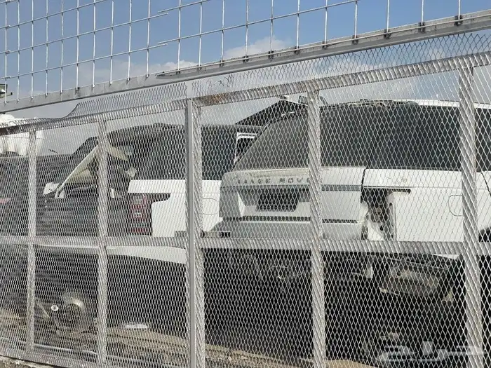 قطع مستعمله رنج روفر وجاكور واودي وبورش 3