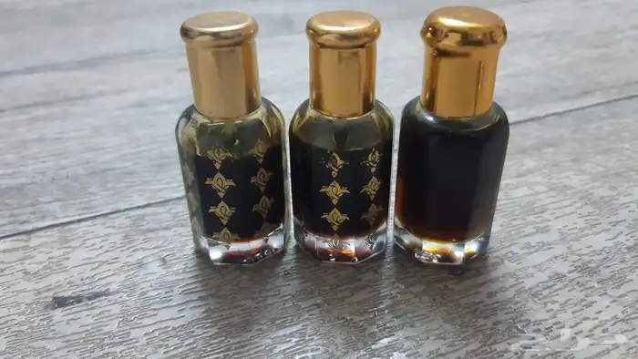 ادهان عود صافيه وخشب عود وورد وعنبر ومسك وياسمين 2