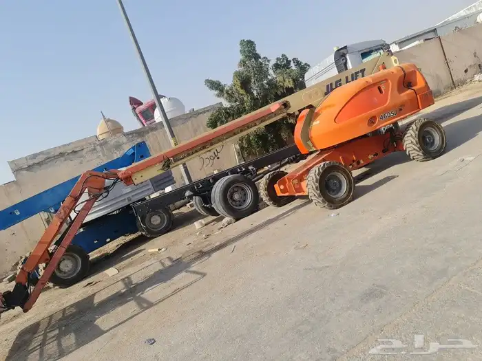 للإيجار مان لفت سيزر لفت رافعات شوكيه كرينات بوبكات تاورلايت 15