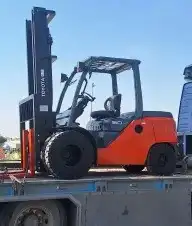 رافعة شوكية (فوركلفت) forklift للإيجار 1