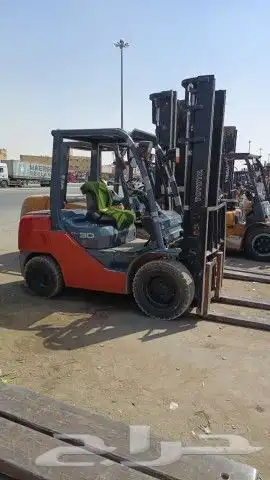 رافعة شوكية (فوركلفت) forklift للإيجار 2