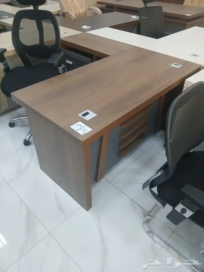 مكاتب موديلات جديده بمقاصات مختلفه 12