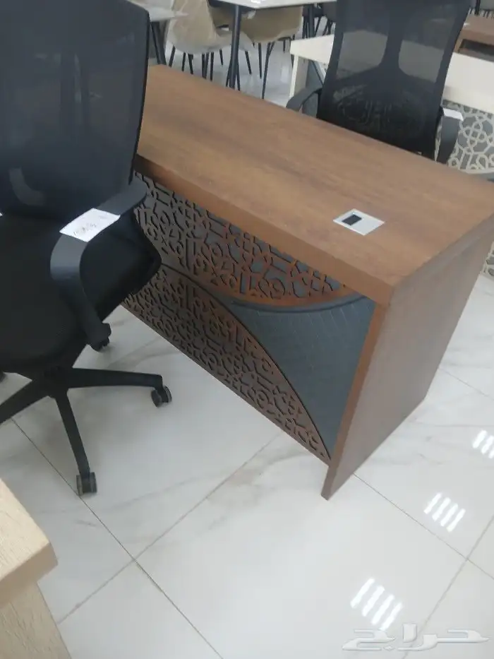 مكاتب موديلات جديده بمقاصات مختلفه 17