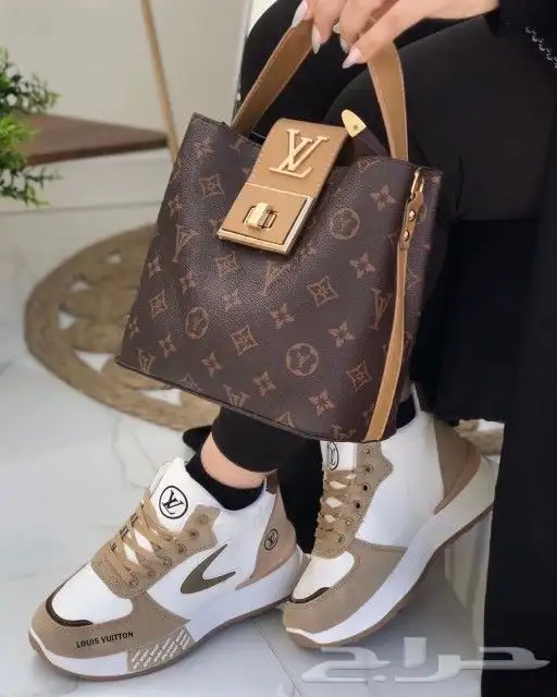 هداياء بكل رجالي ونسائي درجه اولى طبق الأصل وتساب 44