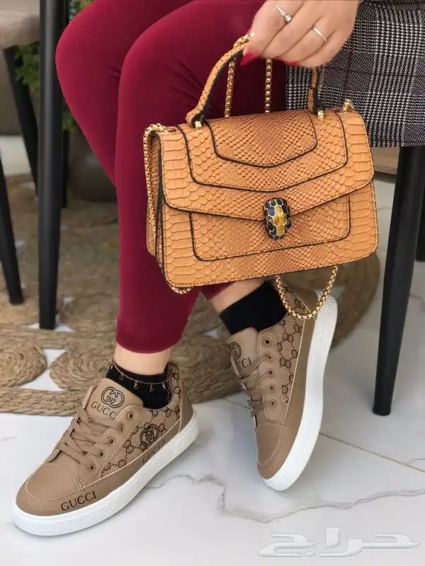 هداياء بكل رجالي ونسائي درجه اولى طبق الأصل وتساب 49