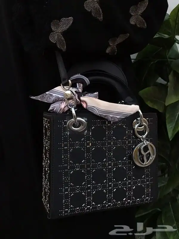 هداياء بكل رجالي ونسائي درجه اولى طبق الأصل وتساب 14