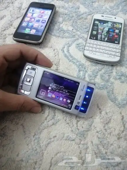 اول جوال ايفون و نوكيا n95 وبلاك بيري Q10 مخزنه 11