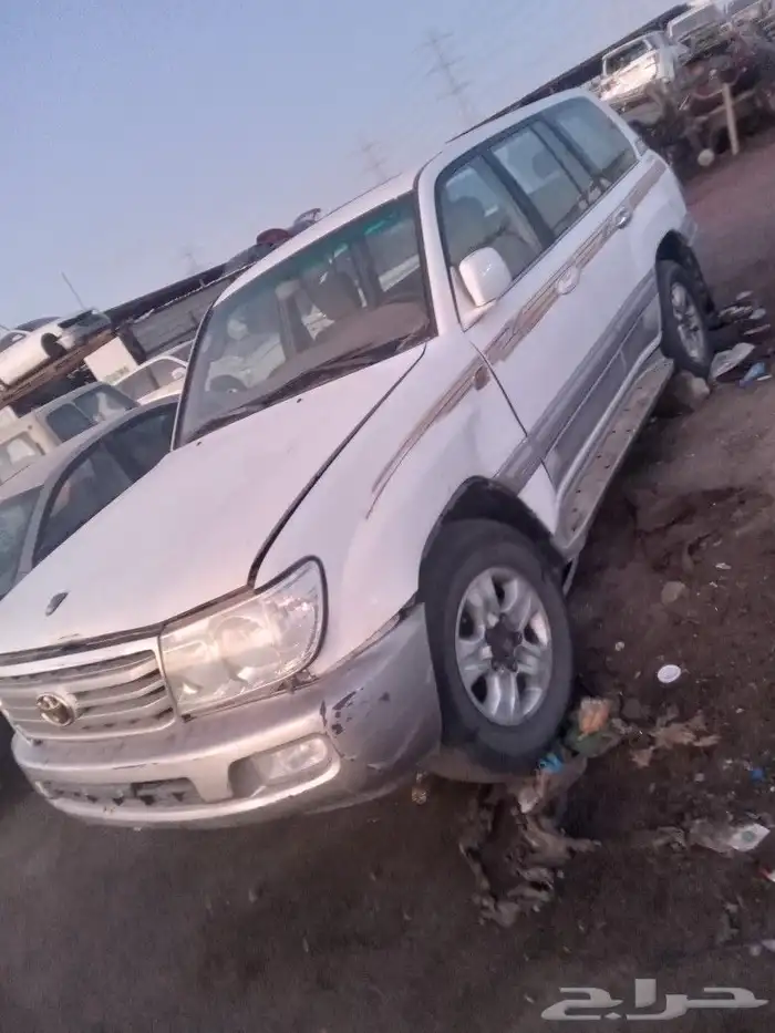 يوجد لدينا جميع قطع غيار لاندكروزر 2002 1