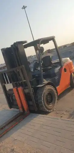 رافعه شوكيه للايجار اليوميه والشهريه 1