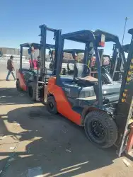 تأجير رافعه شوكيه فوركلفت 3