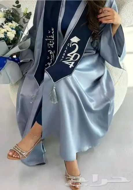 عبايات التخرج 2025 22