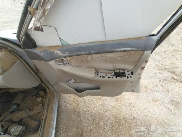للبيع قطع كورولا 2006 15