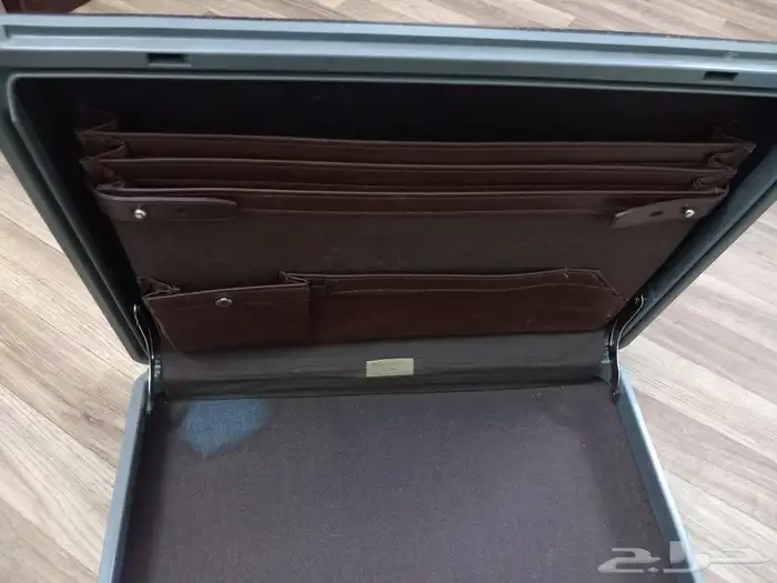 شنطة سمسونايت قديمة جدا للبيع 0