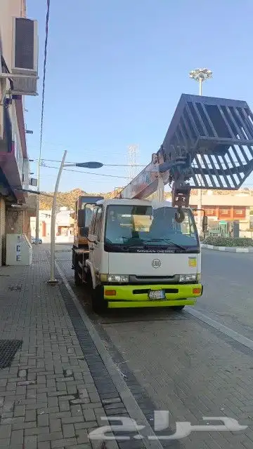 يوجد لدينا كرينات للايجار في الباحة رقم الجوال 0