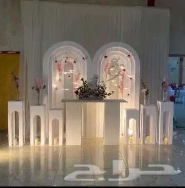 طقم طاولات اكريلك وطاولات واستاندات اسطوانية ومدخل استقبال 14