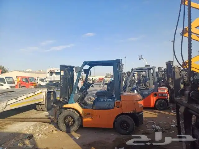 رافعة شوكية (فوركلفت) forklift للإيجار 0