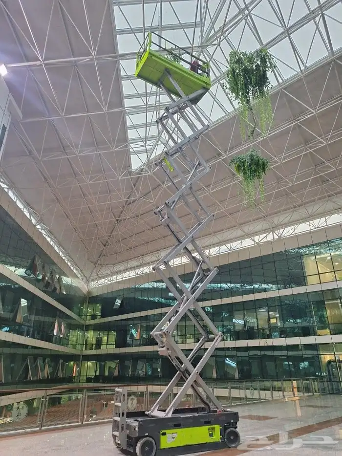 سيزر لفت ومان لفت رافعات مقصيه كهربائيه للإيجار 2