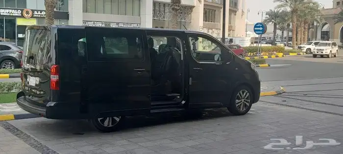للايجار اليومي فان بيجو VIP 7 راكب موديل 2024 5