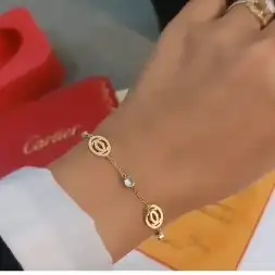 اساور ماركات مطليه ذهب عيار 21 بسعر 99 ريال 12