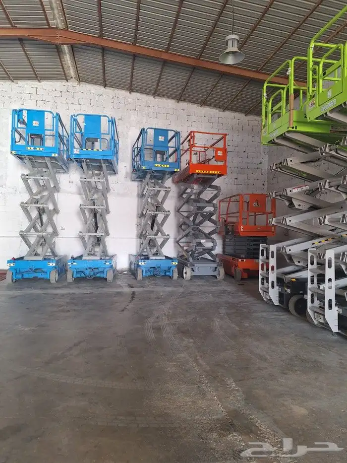 تأجير رافعات شوكية. سكين للإيجار 4