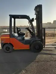 رافعة شوكي ة Cracks for rent 1