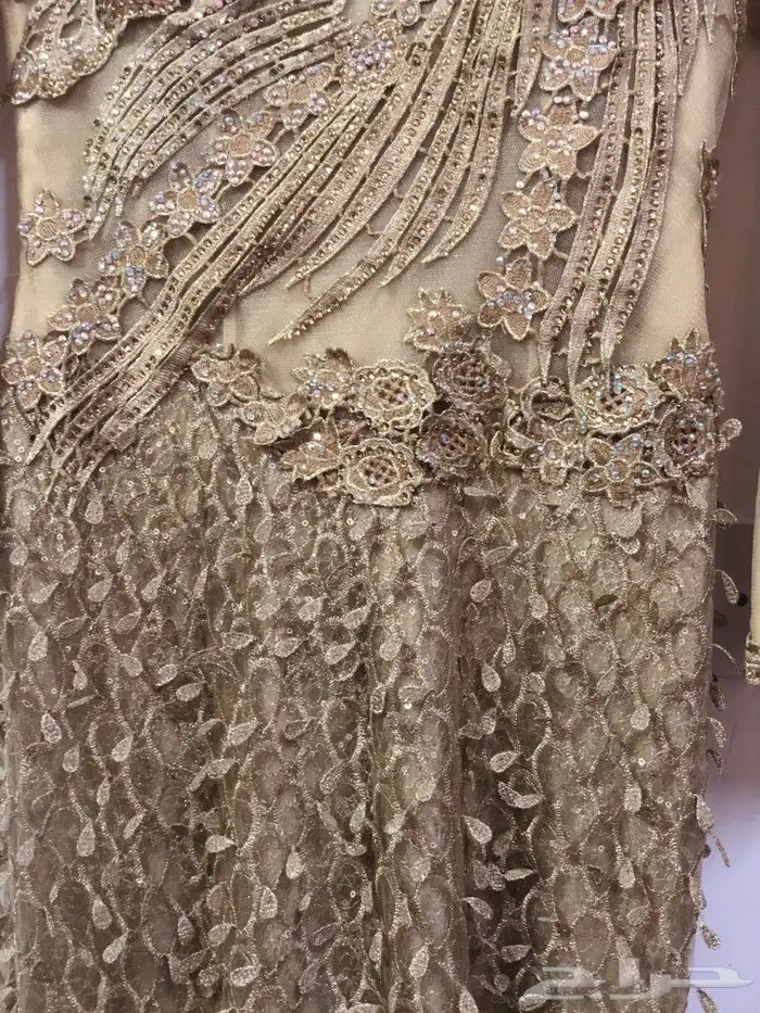 فساتين نسائية شبه جديده البيع سمح 5