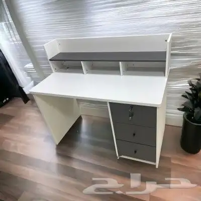 كونتر استقبال زجاج وخشب كراسي انتظار 7