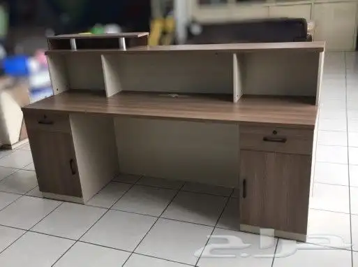 كونتر استقبال زجاج وخشب كراسي انتظار 9