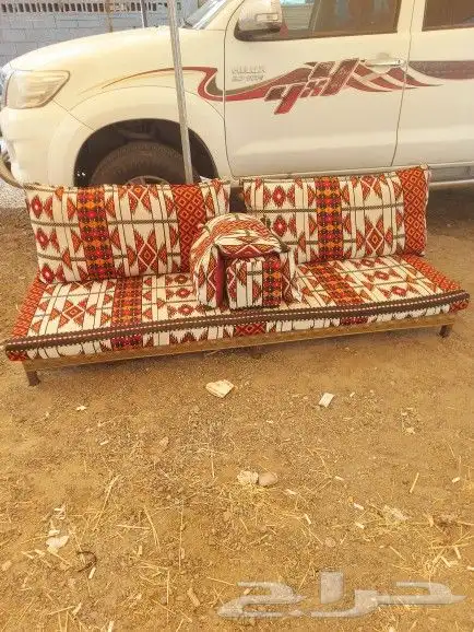 طاولات وكراسي 8