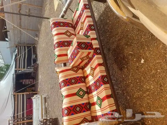 طاولات وكراسي 0