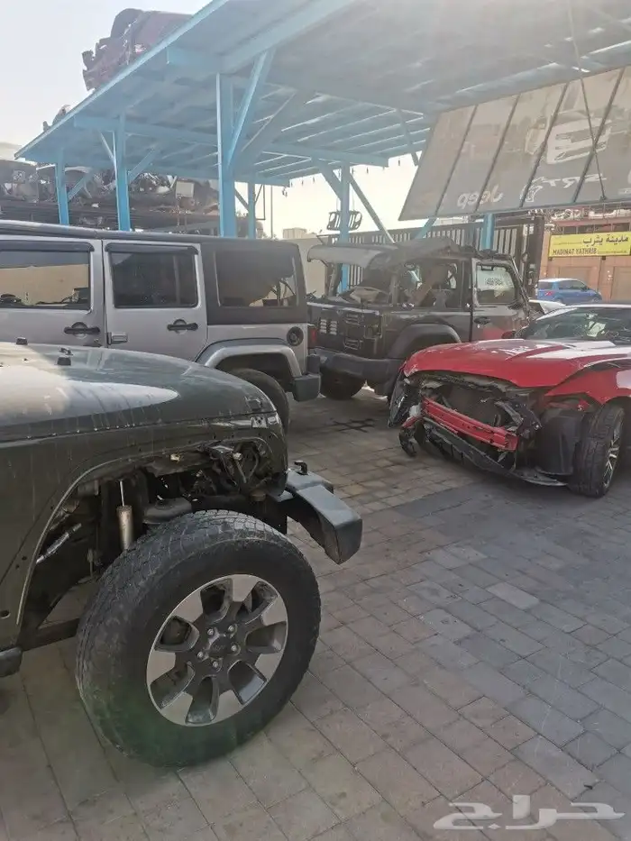 متخصص في قطع غيار وصيانة جيب رانجلر JK JL 5