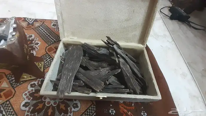 اطياب منوعه عود وخشب عود وعنبر وياسمين وورد ودهن وزعفران 4