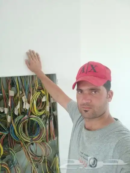 فني كهربائي وتركيب كاميرات في جده 24