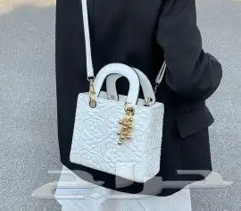 شنط ماركات هدايا بأقل الاسعار 30
