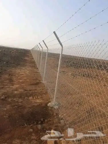 نقوم بتركيب الشبوك المجلفنه وسياج الأمني بجميع انواعها وتوري 9