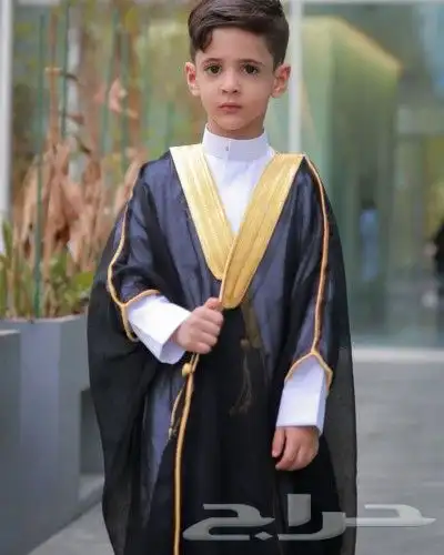 بشت للأطفال بالاسم بشكله الانيق باللون الاسود - السكري مع 1