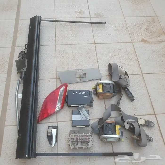 قطع غيار افالون 2006 للبيع 3