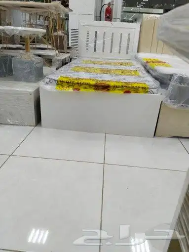 دواليب ومراتب وسراير ومخدات وبطانيات وشراشف 6