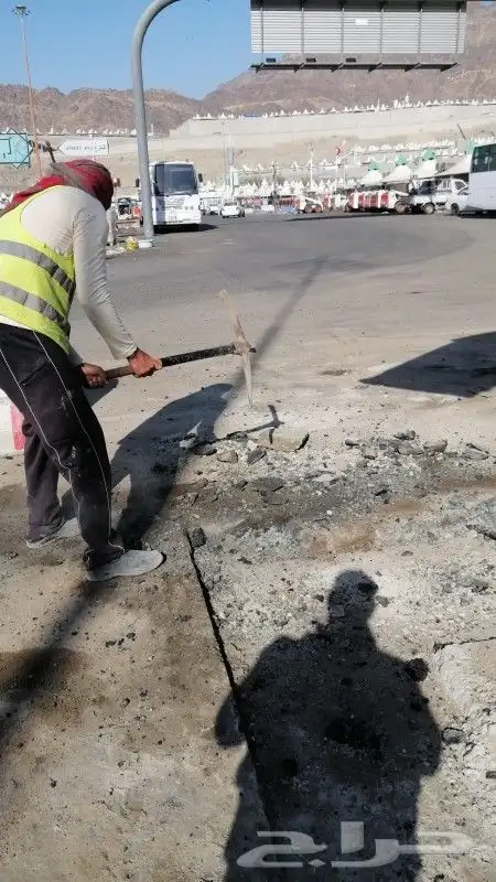 السلام عليكم نقدم لكم أعمال أسفلت وجهات عماير وجهات محلات 3