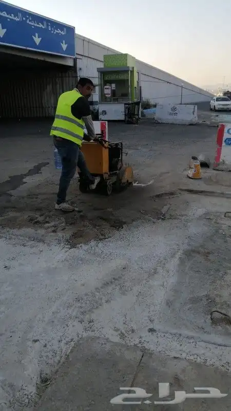 السلام عليكم نقدم لكم أعمال أسفلت وجهات عماير وجهات محلات 1