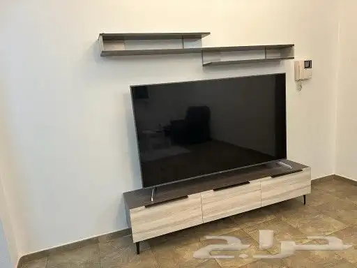 طاولات تلفزيون معلقه بتصميم أنيق وأحجام متنوعه 17