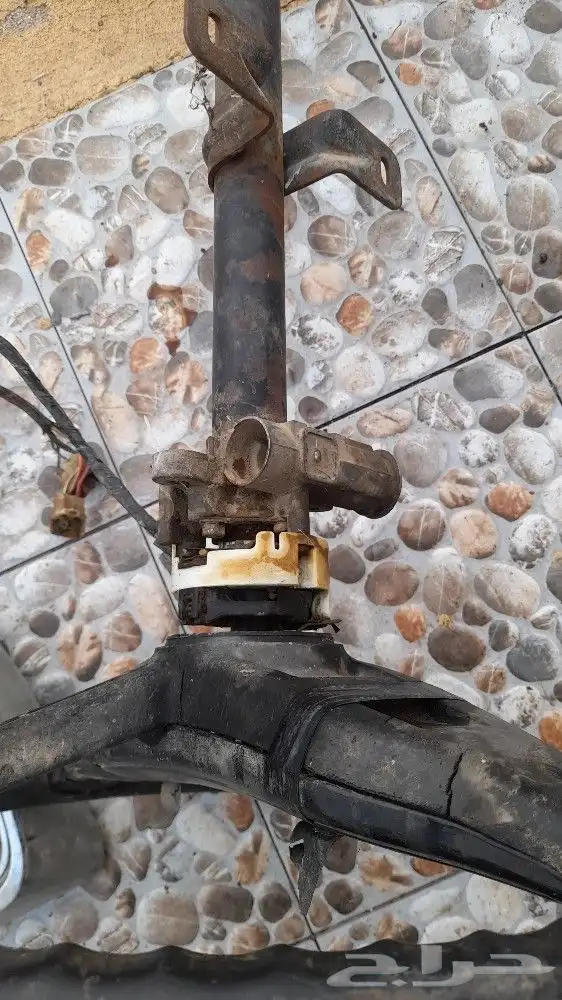 قطع هايلكس 77 او 78 طبلون مع شبك دركسون واغراض اخ 7