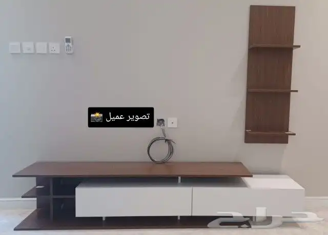 طاولات تلفزيون معلقه بتصميم أنيق وأحجام متنوعه 19